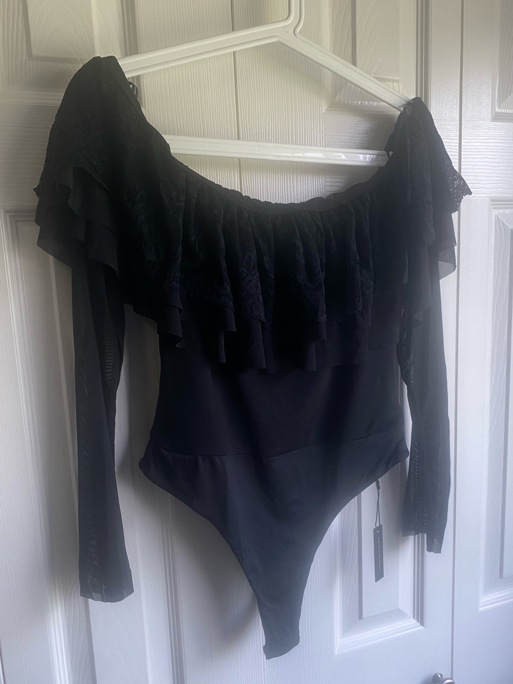 NEW AFRM Saylor long sleeve off the shoulder ruffle bodysuit in black Size L - Picture 5 of 12